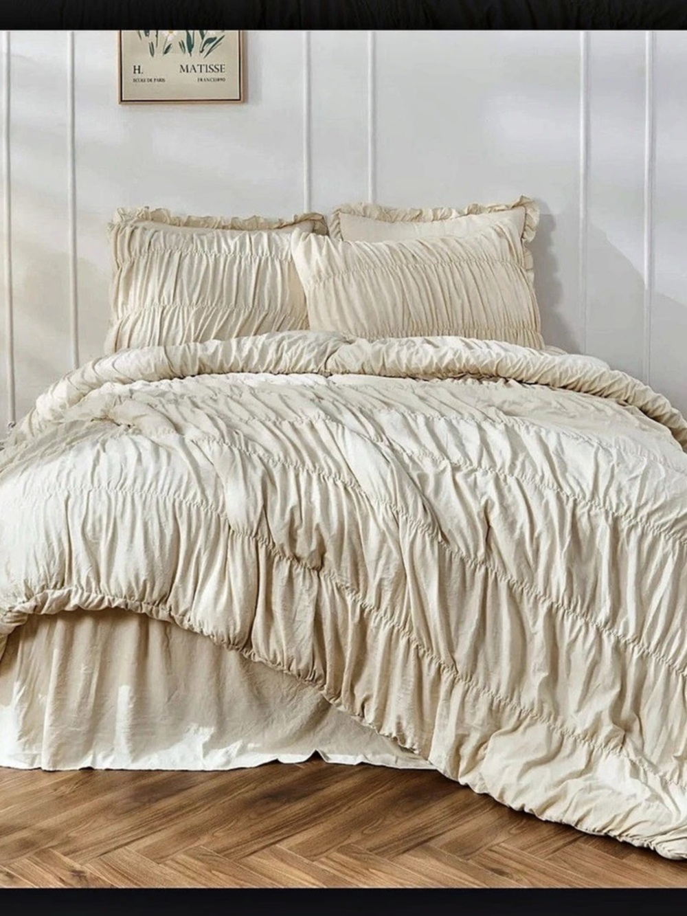 Cream Ruched Comforter Set Like New